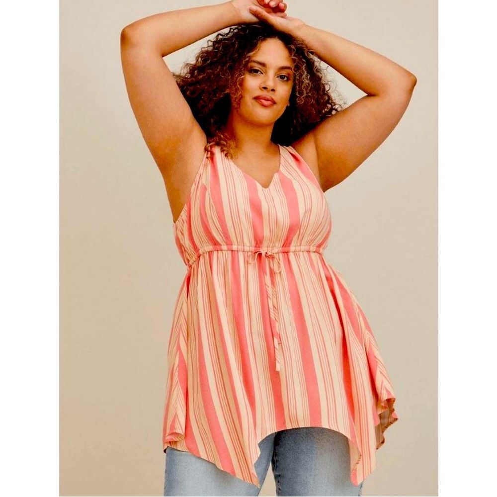 TORRID Babydoll Challis V-Neck Hanky Hem Top Size 2  US 2X  - 18-20